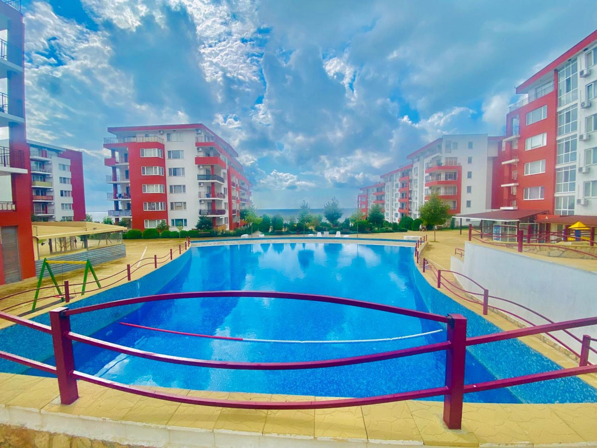 Apartment In Sveti Vlas Luaran gambar