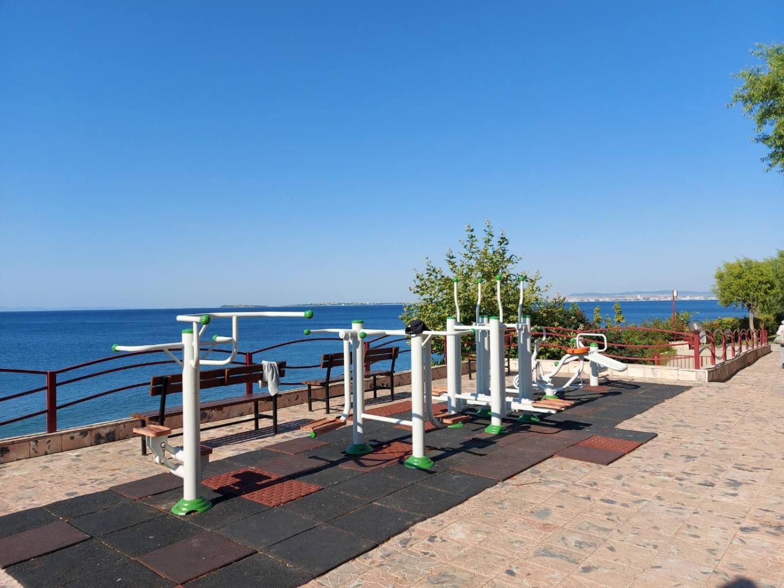 Apartment In Sveti Vlas Luaran gambar